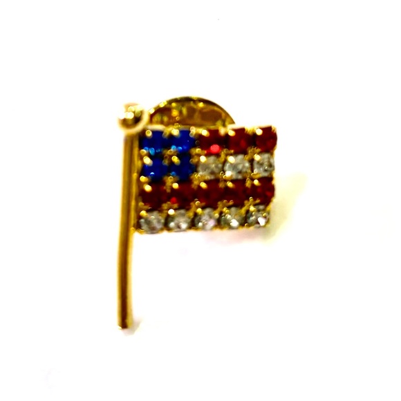 NWT Red White Blue Rhinestones Goldtone Flag Lapel Pin Made in USA Lord& Taylor - Picture 3 of 6